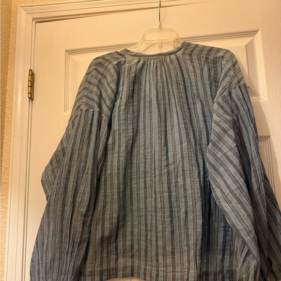 Doen Blue Striped Women's Blouse - Picture 2 of 6